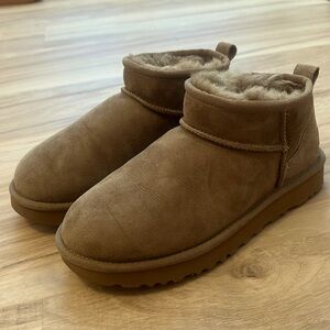 Classic Ultra Mini Color: Antelope